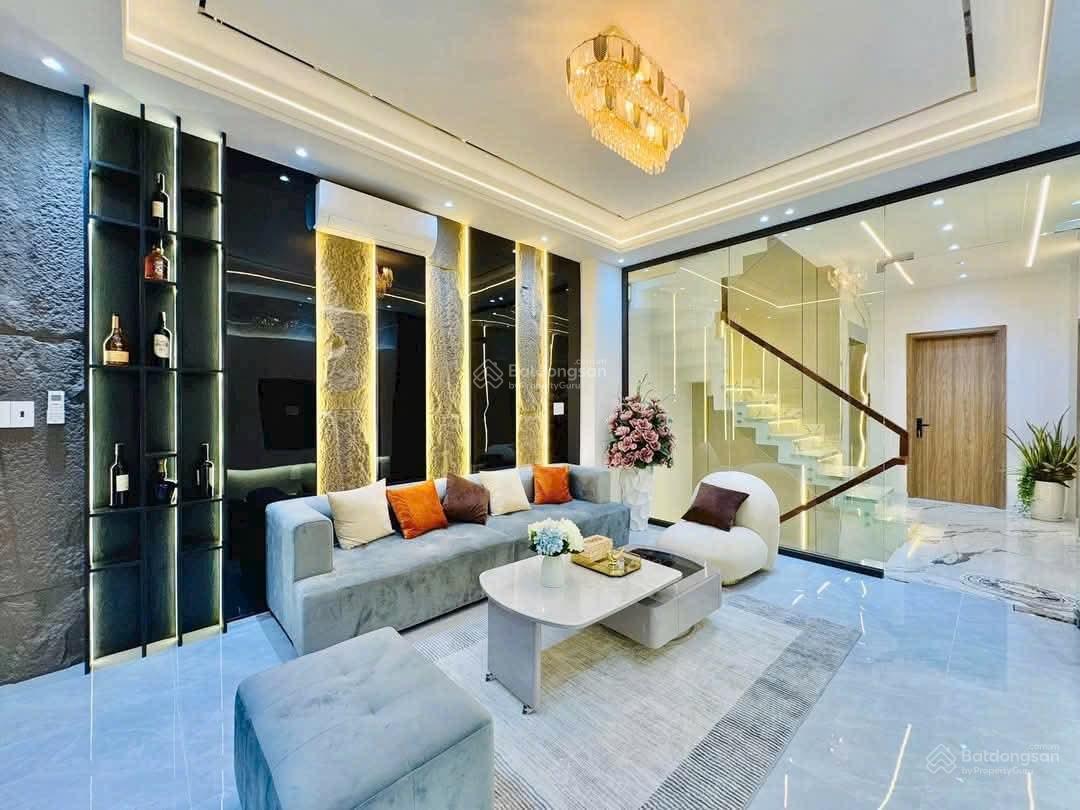 Tôi cần tiền nên bán gấp căn nhà đường Bùi Văn Thêm phường 9 quận Phú Nhuận chỉ với giá 3tỷ250